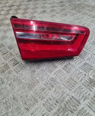 Tailgate rear/tail lights