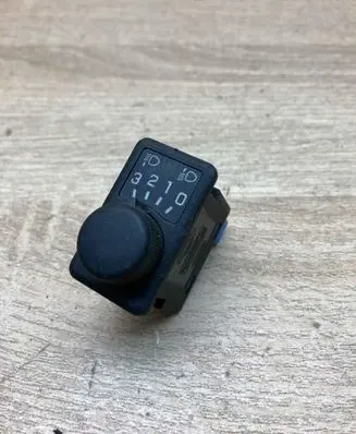 Nissan Primera Headlight level height control switch 37044A D13405 2305