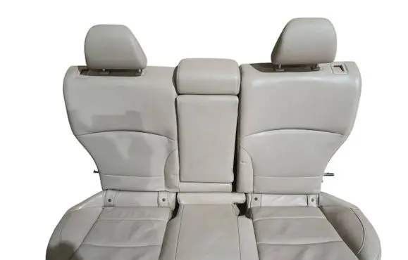 Subaru Outback (BS) Rear seat 