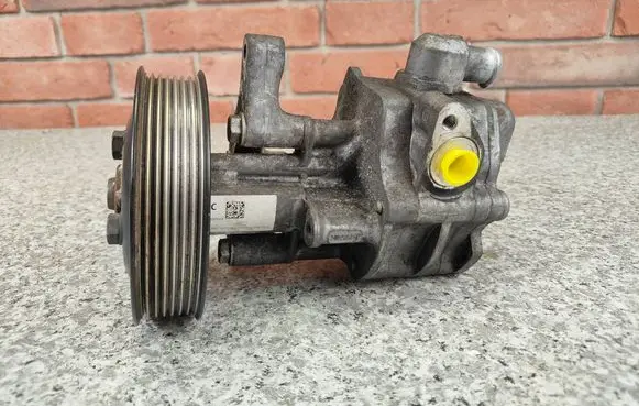 BMW X6 E71 Power steering pump 6796462