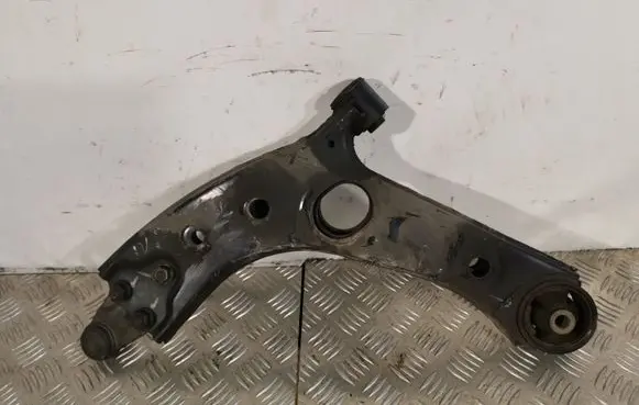 KIA Sorento Front lower control arm/wishbone 