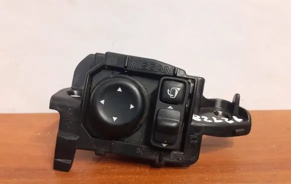 Nissan Qashqai Wing mirror switch 809444EA0AA 25570-4EA1B