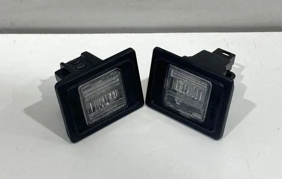 Mercedes-Benz ML W166 Number plate light A1729061100