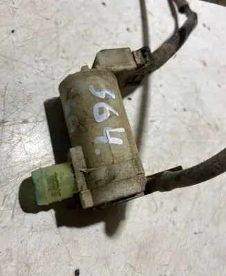Nissan X-Trail T30 Windscreen/windshield washer pump