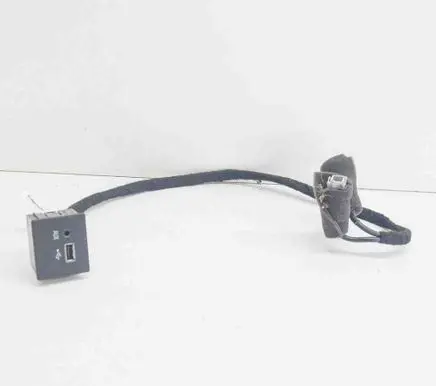 Maserati Ghibli AUX in-socket connector 670009770