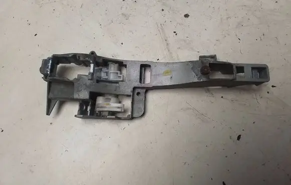 Peugeot 407 Front door exterior handle/bracket 9653401680