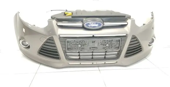 Ford Focus Front bumper BM5117757A