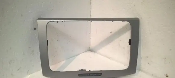 Radio/GPS head unit trim