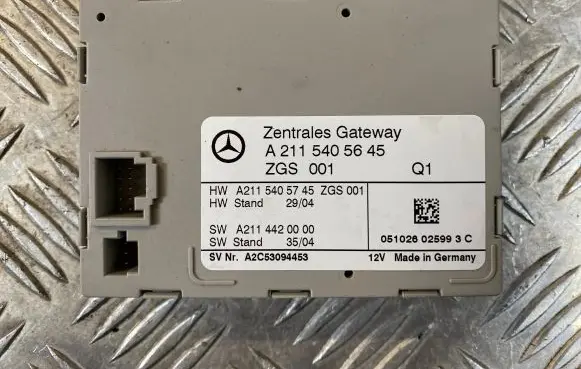 Mercedes-Benz E W211 Gateway control module A2115405745 A2114420000 A2115405645