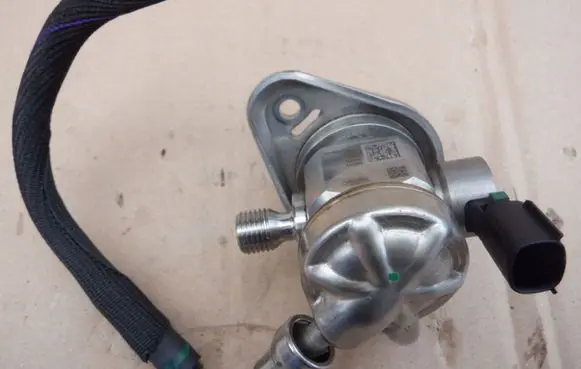 Ford Escape IV Fuel injection high pressure pump LX619J270DB