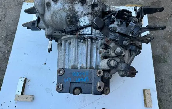 Hyundai Tucson JM Manual 5 speed gearbox S614JE 027253