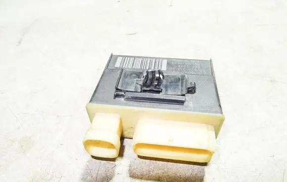 Coolant fan relay