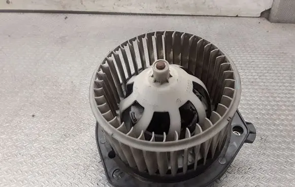 Iveco Daily 30.8 - 9 Heater fan/blower 