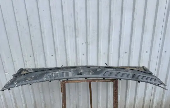 Dodge Nitro Wiper trim 31726R