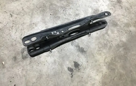 BMW 7 G11 G12 Rear upper control arm/wishbone 6875104 20343410 03AT