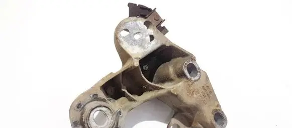 Audi A4 S4 B6 8E 8H Engine mounting bracket 8e0199352