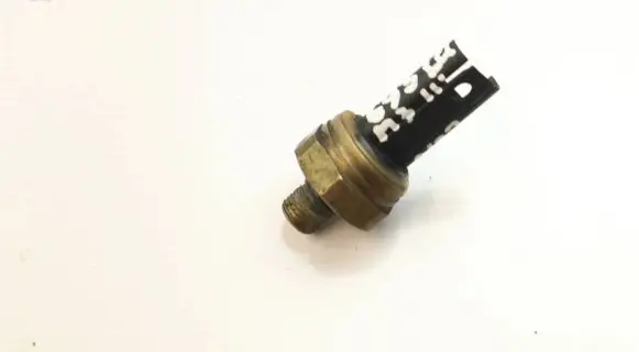 BMW 3 E92 E93 Fuel pressure sensor 7614317