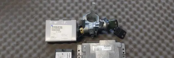 Volvo S40, V40 Engine control unit/module 30864275 384242367 S113727100G