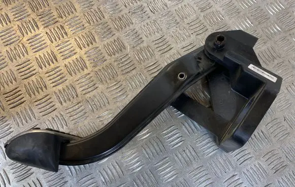 Mercedes-Benz SLK R172 Brake pedal A1722900101 131080048 A1722901001