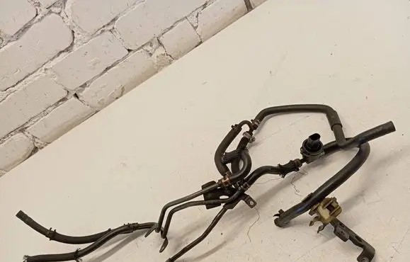 Mitsubishi Grandis Fuel line/pipe/hose 