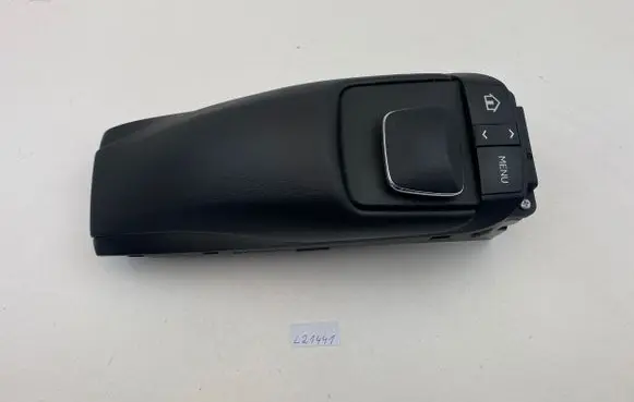 Head unit multimedia control