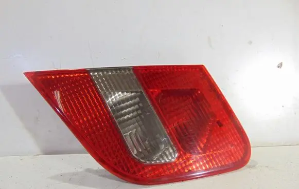 Mitsubishi Carisma Tailgate rear/tail lights