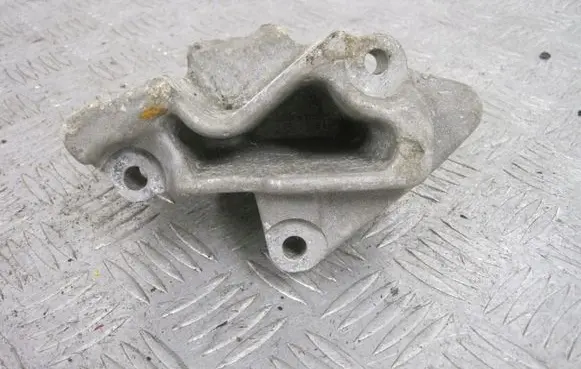 BMW 2 Active Tourer U06 Engine mount bracket 6H4Q9A398AA