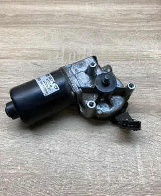 Volvo V70 Wiper motor 09151848