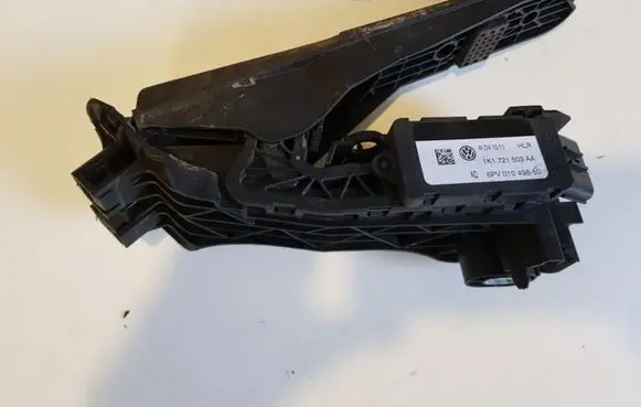 Volkswagen Golf VI Accelerator throttle pedal 1K1721503AA