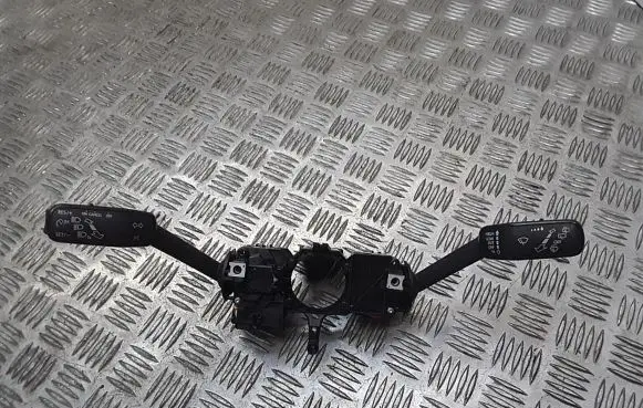 Skoda Fabia Mk3 (NJ) Wiper turn signal indicator stalk/switch 2q0953502A