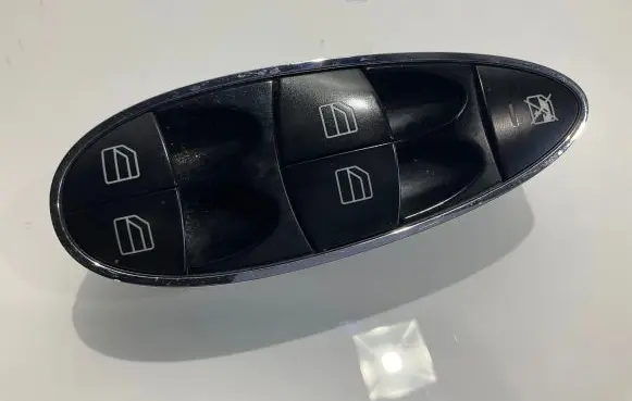 Mercedes-Benz E W211 Electric window control switch A2118219951 1130312Q05 SWF501703