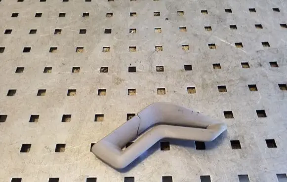 Volvo XC90 Seat belt trim 13550