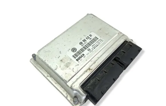 Volkswagen PASSAT B5.5 Engine control unit/module 4B0906018DH 0261207928