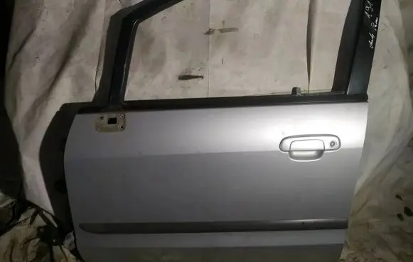 Mazda Premacy Front door pilkos