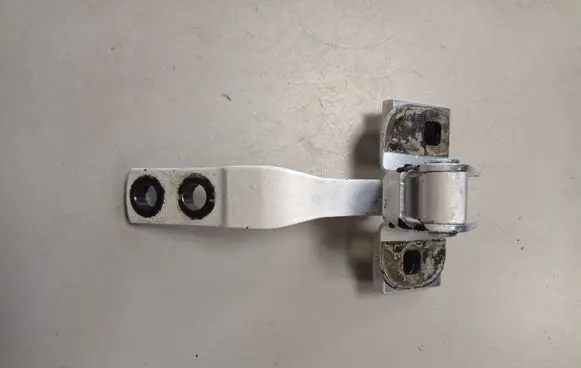 Tesla Model X Tailgate/trunk/boot hinge 1138282 I120136