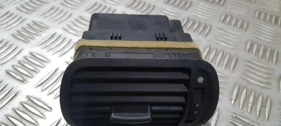 Audi A3 S3 8L Dash center air vent grill 8l0820901