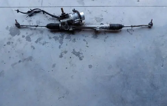 Peugeot 208 Steering rack 6700002757 Q003TC2074