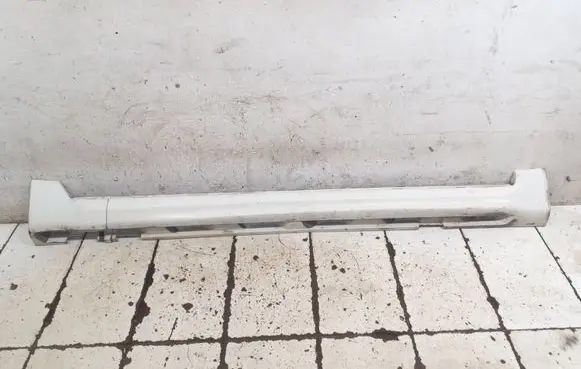 Volvo V70 Sill 30678565