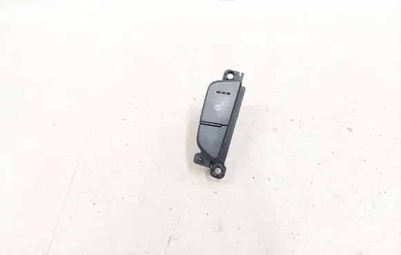 Hyundai i40 Seat heating switch 937303Z200 2011830 39R1DD1000