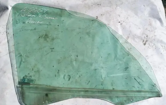 Citroen Xsara Picasso Front door window glass four-door