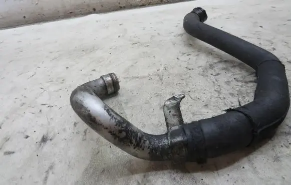 Audi A8 S8 D4 4H Engine coolant pipe/hose 4H0121101AC