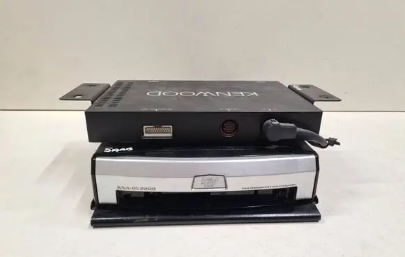 Saab 9-5 CD/DVD changer 5521323 B42805704 04112002