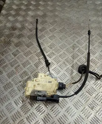 Volkswagen PASSAT B6 Front door lock 3C1837016A