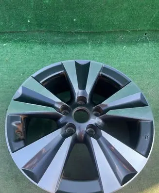 Nissan Pulsar R17 alloy rim 