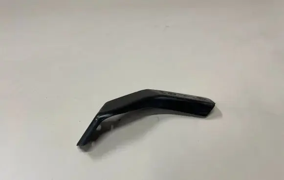 Mercedes-Benz C W204 Front bumper mounting bracket A2046200185