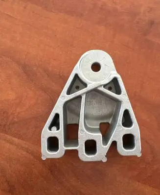 Volkswagen Transporter - Caravelle T6 Engine mounting bracket 7E0199207