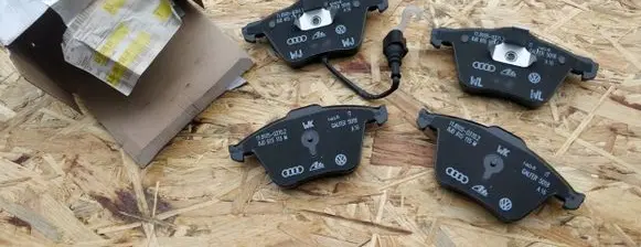 Seat Leon (1P) Brake pads (rear) 8J0698151F