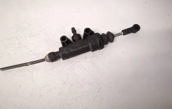 Mercedes-Benz C W203 Clutch master cylinder A2032900212