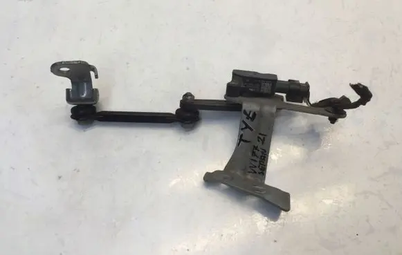 Headlight/headlamp level sensor