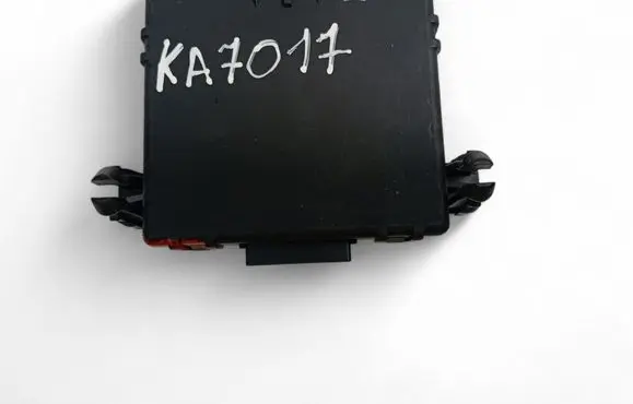 Audi A3 S3 8P Gateway control module 1K0907530AF